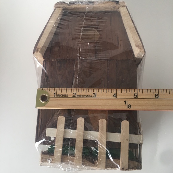 Full Cheeks Small Pet Fir Wood Hideaway & Forage Windmill To Be Fill With Treats - Picture 10 of 12